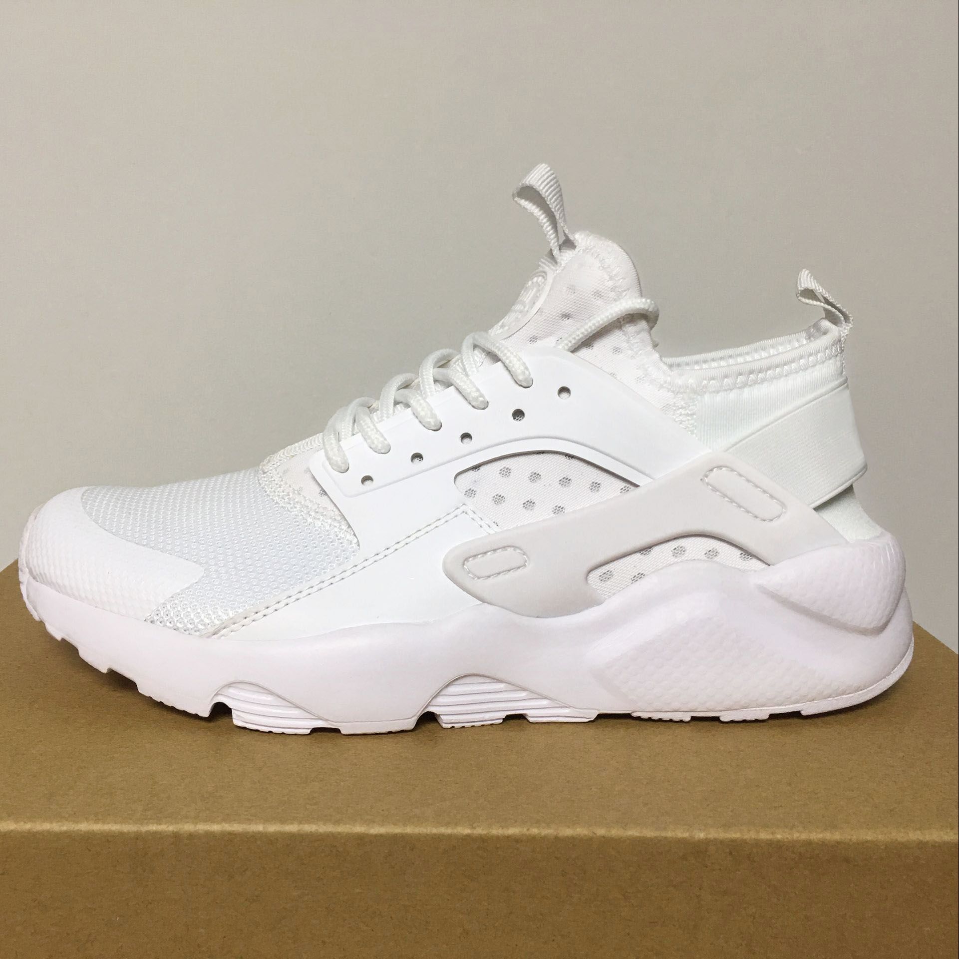 huarache tennis shoes