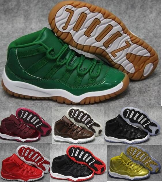 boys green basketball shoes