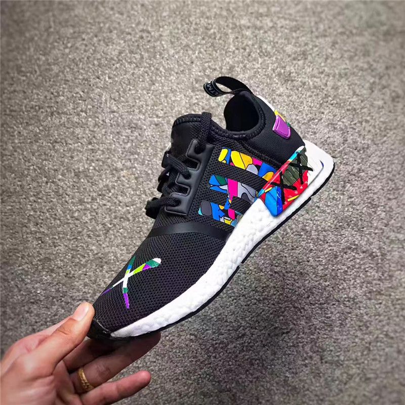 adidas nmd r1 x kaws