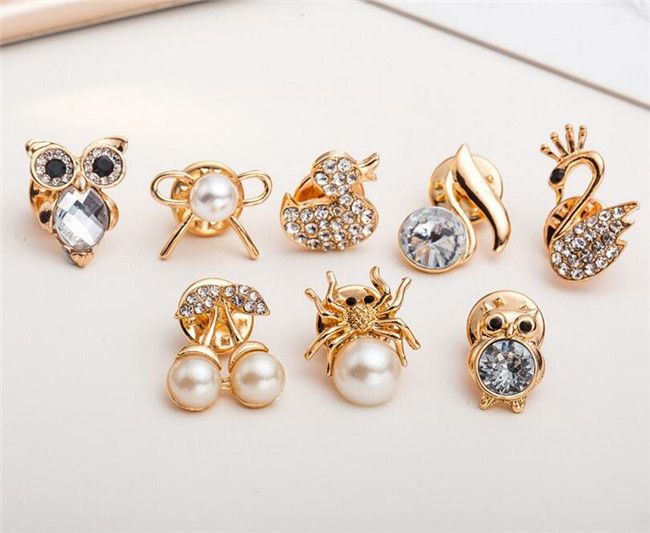 small pin brooch