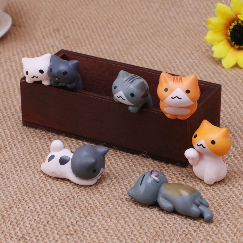 cat hand toy