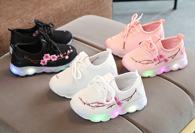 scarpe da ginnastica con fiori
