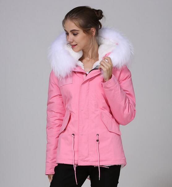 Розовый пальто
