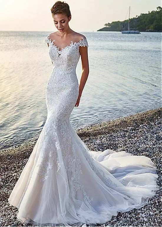 Compra Llenos De Encaje Vestidos De Boda De La Sirena De 2018 Con Appiques  Cuello De La Joya De Tenis Playa De Tren Vestidos De Novia De La Boda  Barato | Entrega