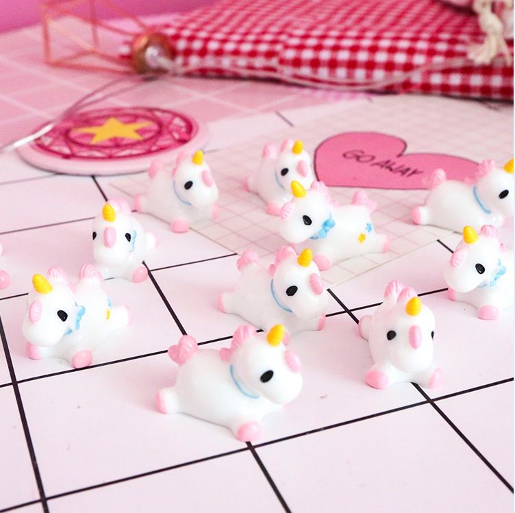 Grosshandel Neue 2 Cm Schone Einhorn Figur Miniatur Statue Dekoration Cartoon Tier Harz Handwerk Modell Figur Spielzeug Dekoration Von Ken12cx 0 54
