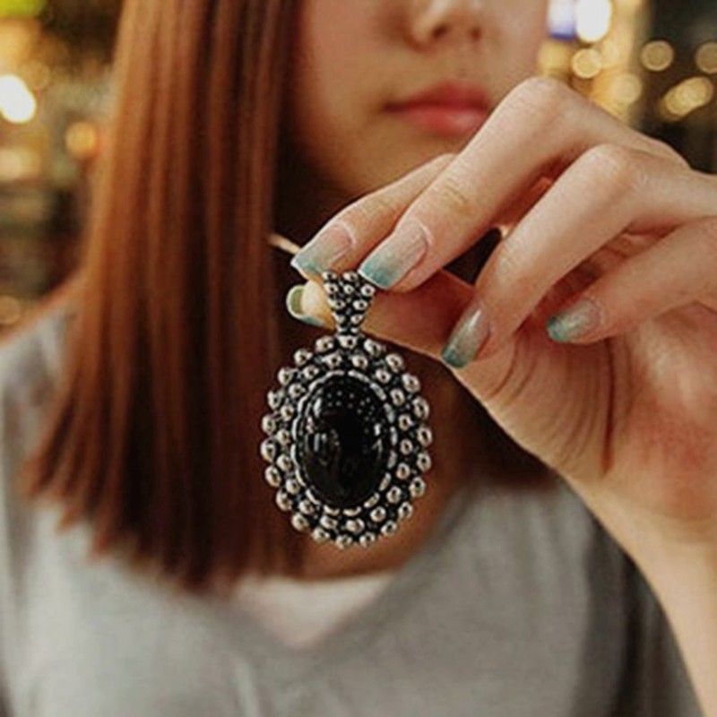 Шибори мастер класс. Техника рукоделия шибори. Свадебное украшение на шею. Украшения с гранатом. Как выглядит украшение.