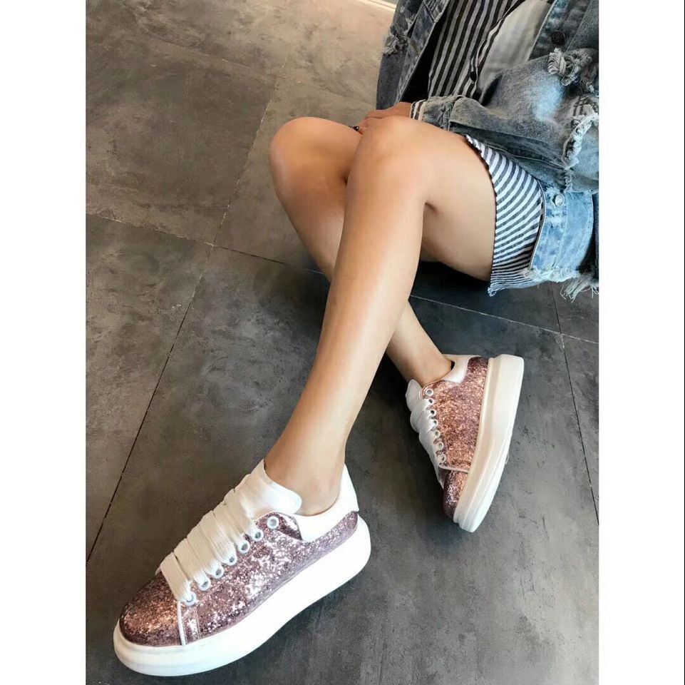 Sneakers ayakkabı ile 2019 ilkbahar yaz stilleri Sneakers ayakkabı ile 2019 ilkbahar yaz stilleri