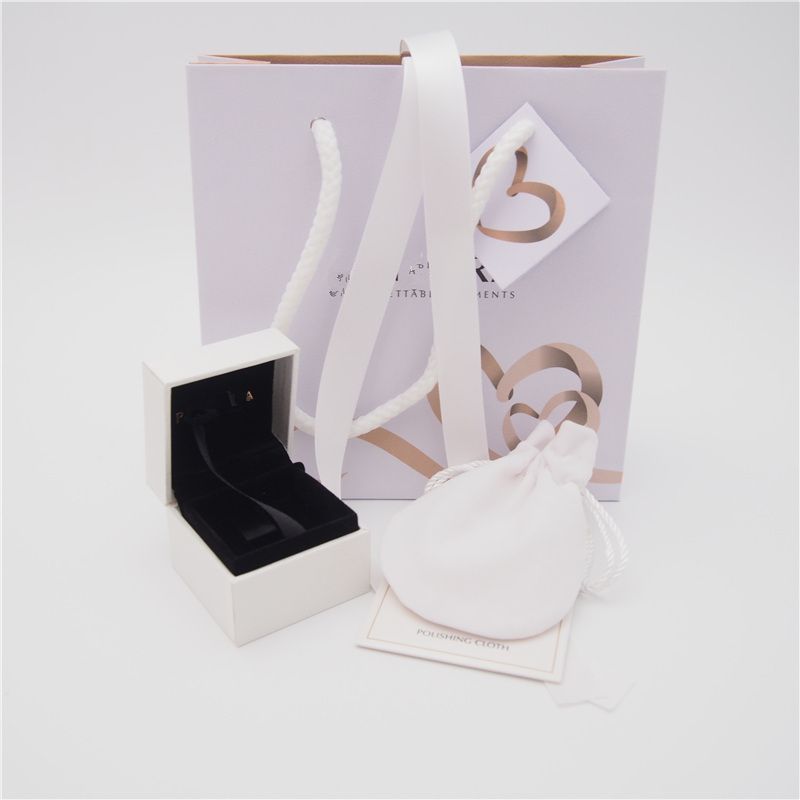 pandora gift box and bolsa
