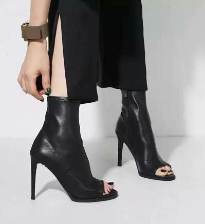 boots with open toe and heel