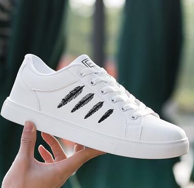 Compre El 2018 Nuevo Estilo Hombres Y Mujeres De Moda Zapatos Blancos  Zapatos Casuales Planos Fáciles De Combinar A 32,65 € Del David666888 |  DHgate.Com