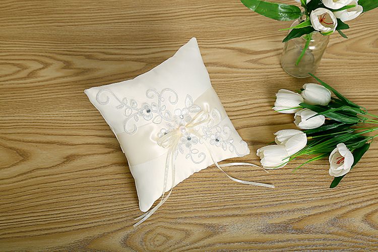 2019 Hot Sell 2018 Square Lace Wedding Ring Pillows Cheap Sale
