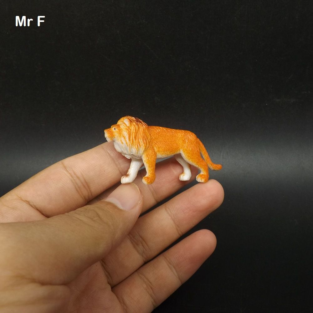 small lion toy