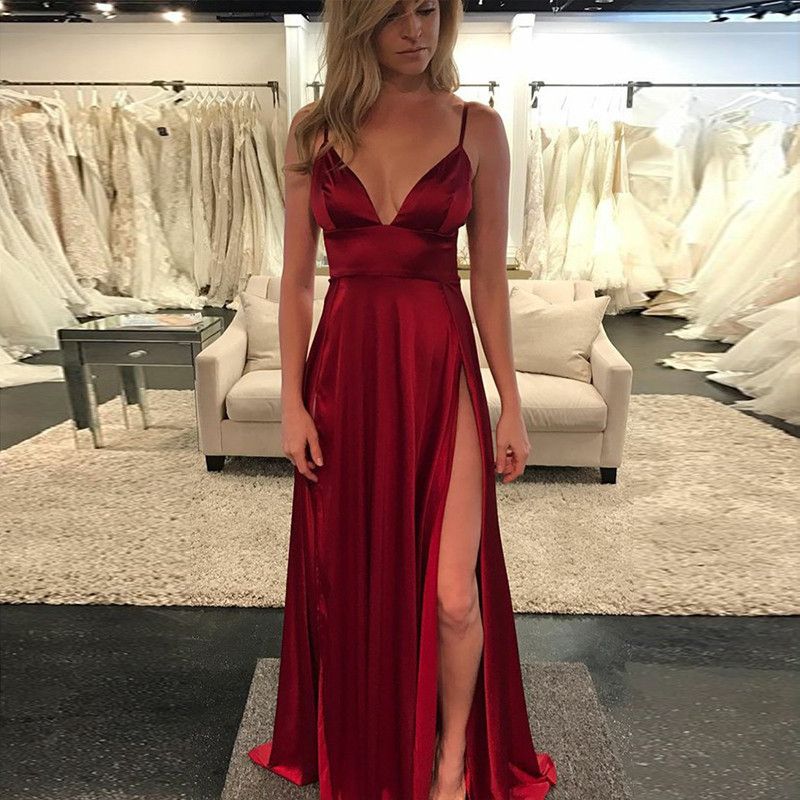 vestido vermelho de cetim curto