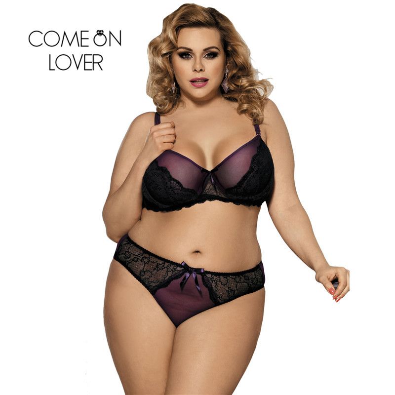 Portrait Dune Femme Sexy En Sous Vêtements Noirs Sur Blanc Isolé