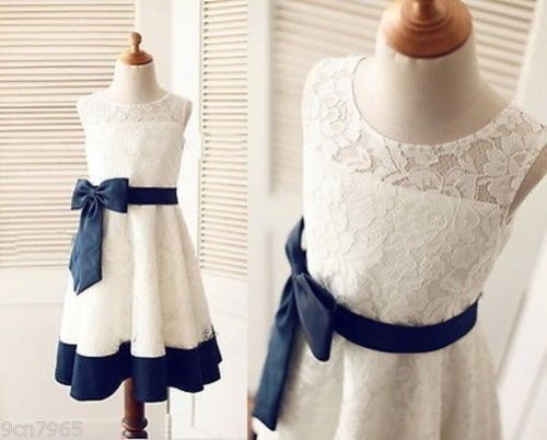 Cuello redondo transparente Vestido de niña de flores de encaje blanco /  marfil con ribete azul marino