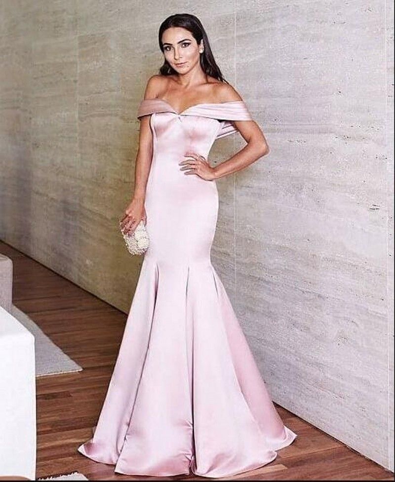 vestido de festa de ombro a ombro