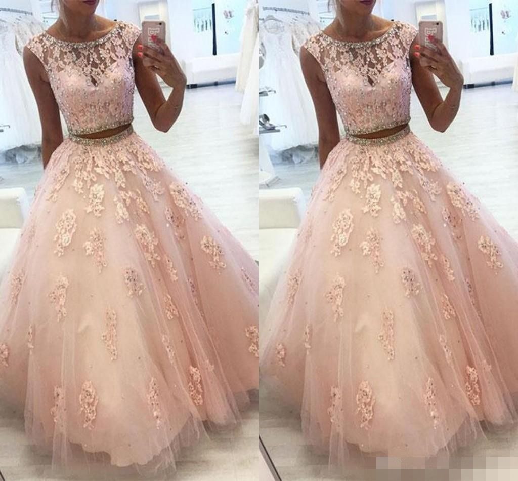 Compre Dos Piezas De Encaje Quinceañera Vestidos De Fiesta Con Cristal De  Cuentas Tullea Una Línea Sweet 16 Bata Por Corsé Vestidos Formales Para 15  Años De Fiesta De Graduación A 154,47