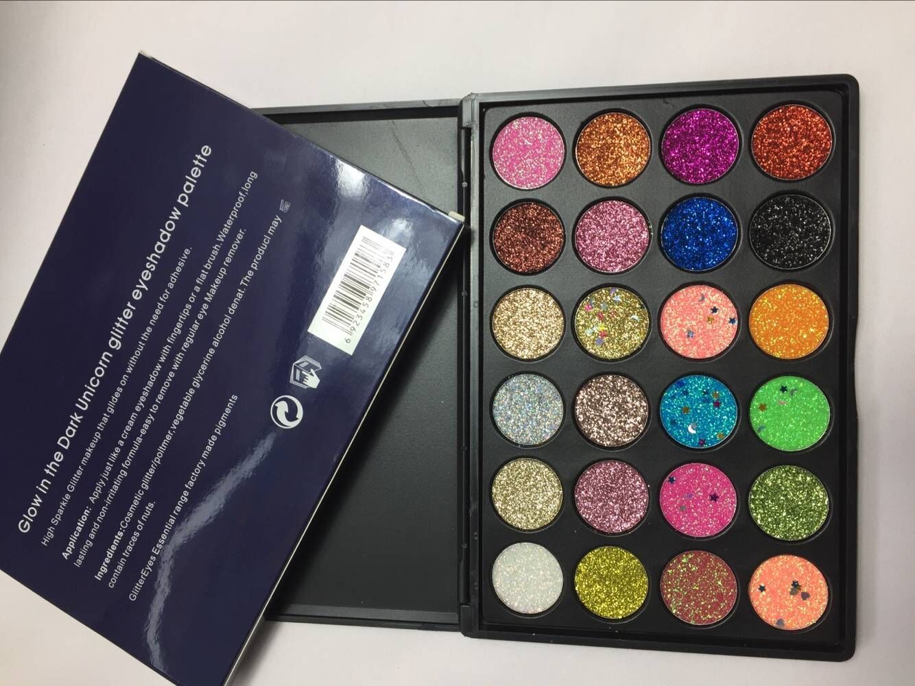 dark eyeshadow palette