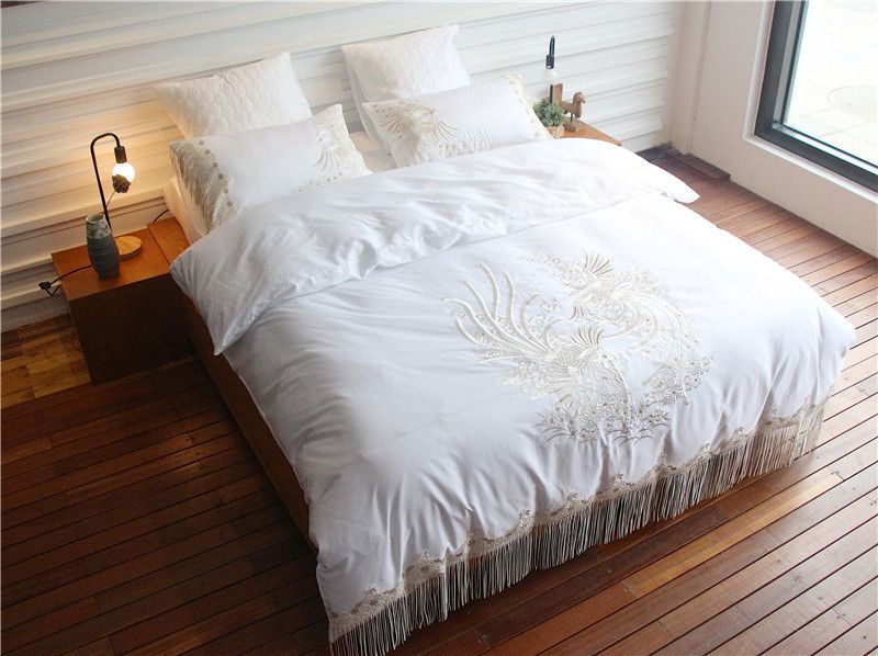 Egyptian Cotton Peacock Embroidered White Color Bedding Set King Queen Size Bed Set Tassels Bedsheet Duvet Cover Set Country Bedding Luxury Comforter