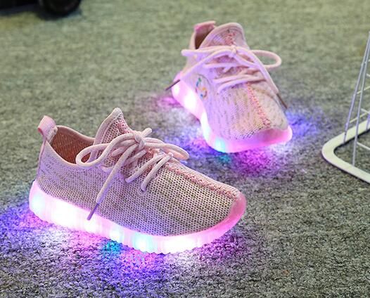 Acquista Nuovi Bambini Traspiranti LED Scarpe Da Ginnastica Leggere Scarpe Da Corsa Bambini Gomma Lampeggiante Neonati Sportivi Scarpe Da Atletica Taglia 21 ~ 32 A 11,03 € Dal Angerbaby666 | DHgate.Com