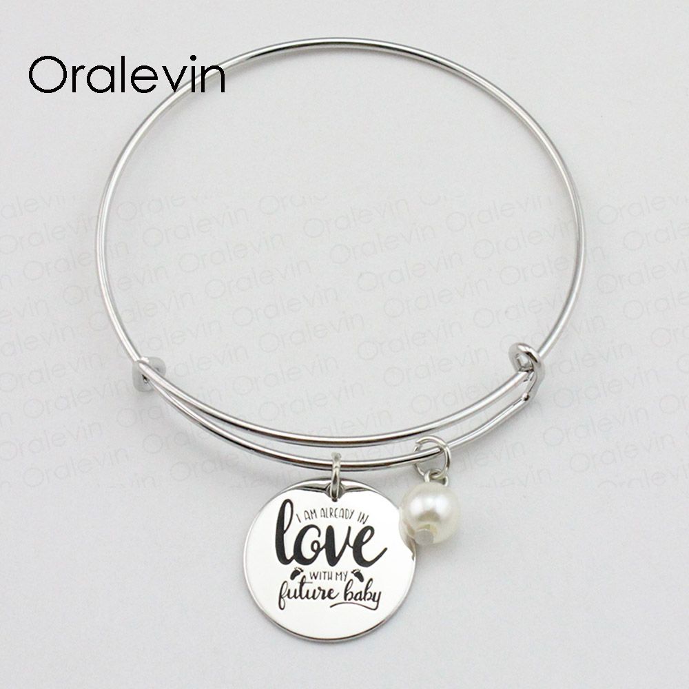 Acheter Je Suis Deja Amoureux De Mon Futur Bebe Source Dinspiration Gravee A La Main Sur Mesure Pendentif Bracelet Cadeau En Metal Estampe Bijoux Ln1630b De 8 85 Du Orelevin Fr Dhgate Com