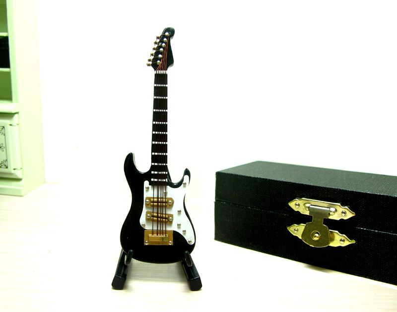 10cm Black guitar