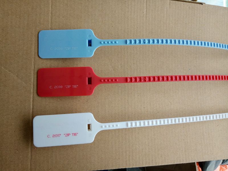 off white zip tie 2018