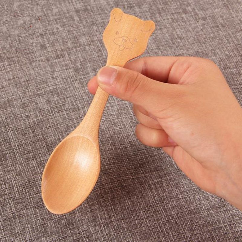 4 PCS Cute Cartoon Animals Pattern Natural Wooden Small Spoons for Children Baby 4 PCS Cute Cartoon Animals Pattern Natural Wooden Small Spoons for Children Baby