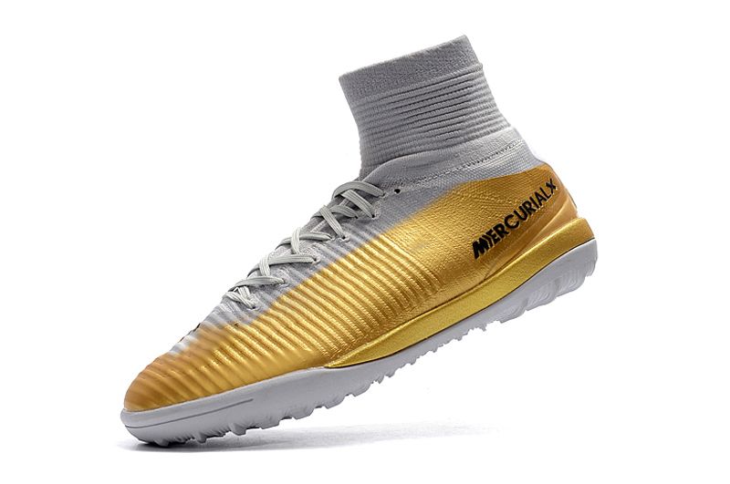 gold and white cr7