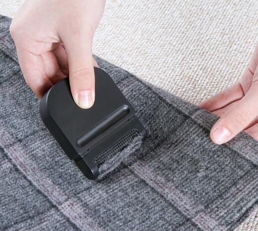 Party Favors Mini Portable Hair Removal Manual Clothes To Brush