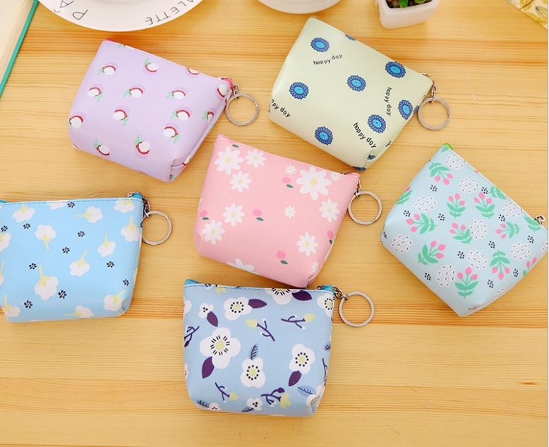 small bolsa for makeup