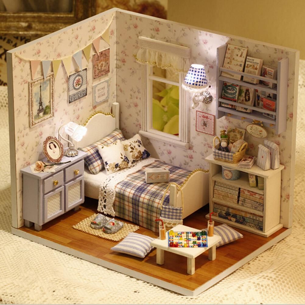 miniature dollhouse rooms