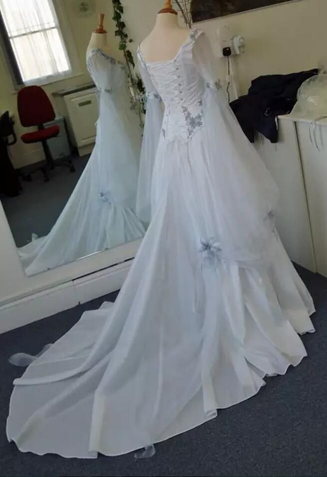 Grosshandel Vintage Celtic Brautkleider Weiss Und Blassblau Bunte Mittelalterliche Brautkleid Scoop Lange Bell Hulsen Appliques Blumen Brautkleider Von Bridalmall 116 1 Auf De Dhgate Com Dhgate