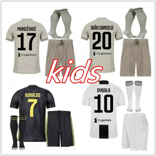 ronaldo kits 2018
