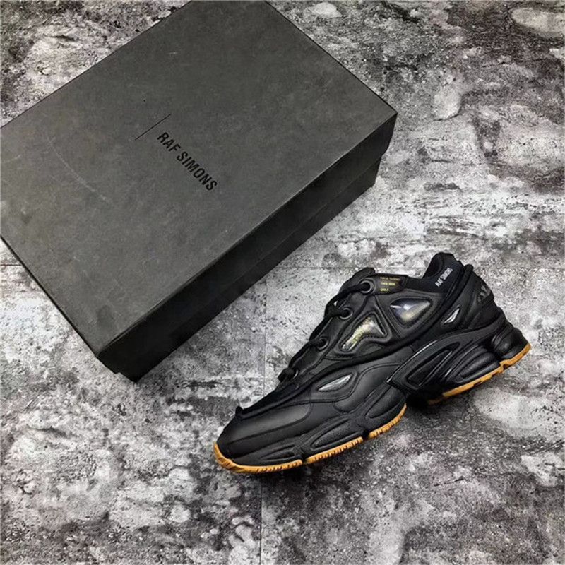 Adidas sneakers raf simons x adidas replicant ozweego - nero. uomo farfetch  lacci neri - Stileo.it