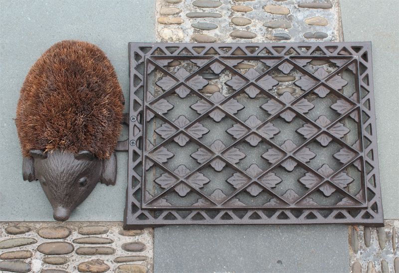 Decorative Wrought Iron Door Mat Hedgehog Doormat Rectangular Shoe Brush Garden Yard Patio Courtyard Metal Craft Vintage Gardening Animal Decoration