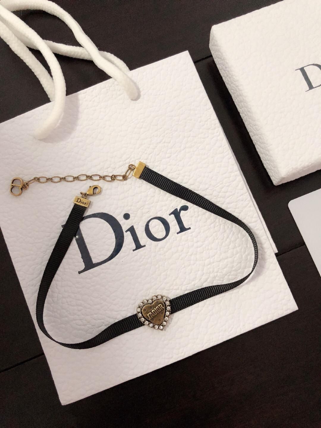 dior heart choker