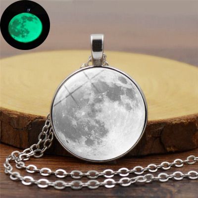 collier lune phosphorescente collier lune phosphorescente
