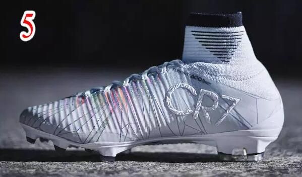 botas blancas cr7