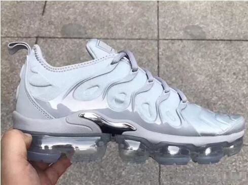 2018 vapormax tn plus