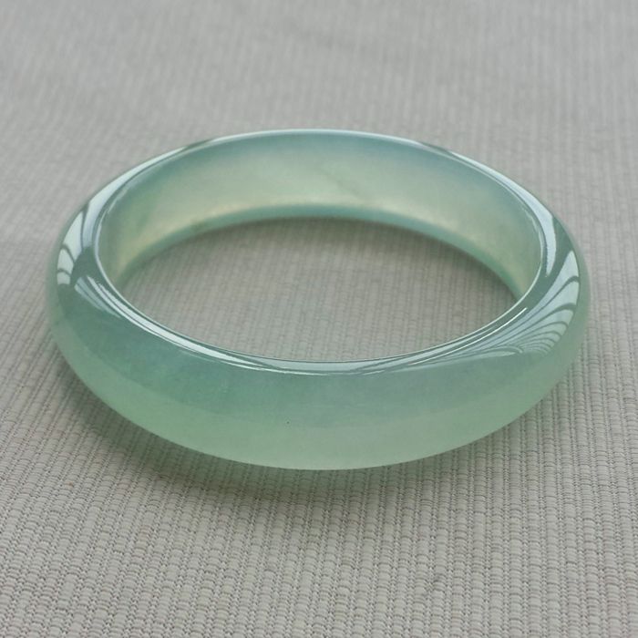how much does a real jade bracelet cost