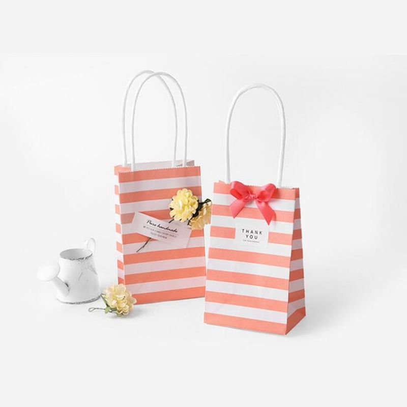 cadeaux anniversaires denfants sacs de bonbons en papier 24 pièces Sacs-cadeaux colorés avec 60 autocollants Sacs de bonbons pour emballer des cadeaux mariage fête Mizijia Sacs en papier 