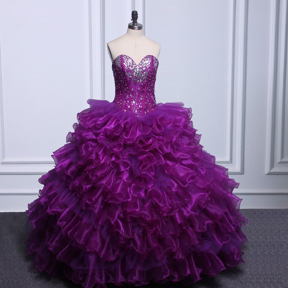 vestido roxo de debutante