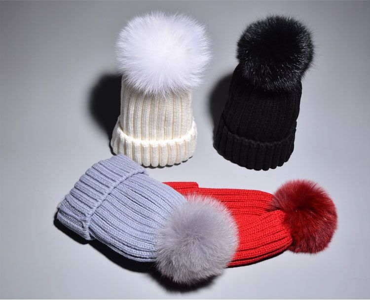 ladies grey pom pom hat