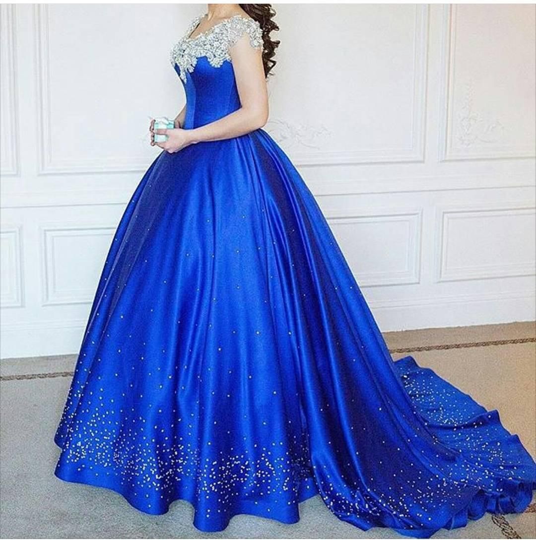 vestido azul de debutante