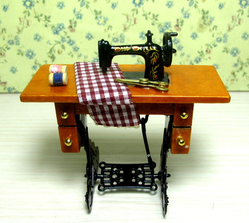 Máquina de coser casa muñeca en miniatura Muebles Decoración de Mesa de metal 