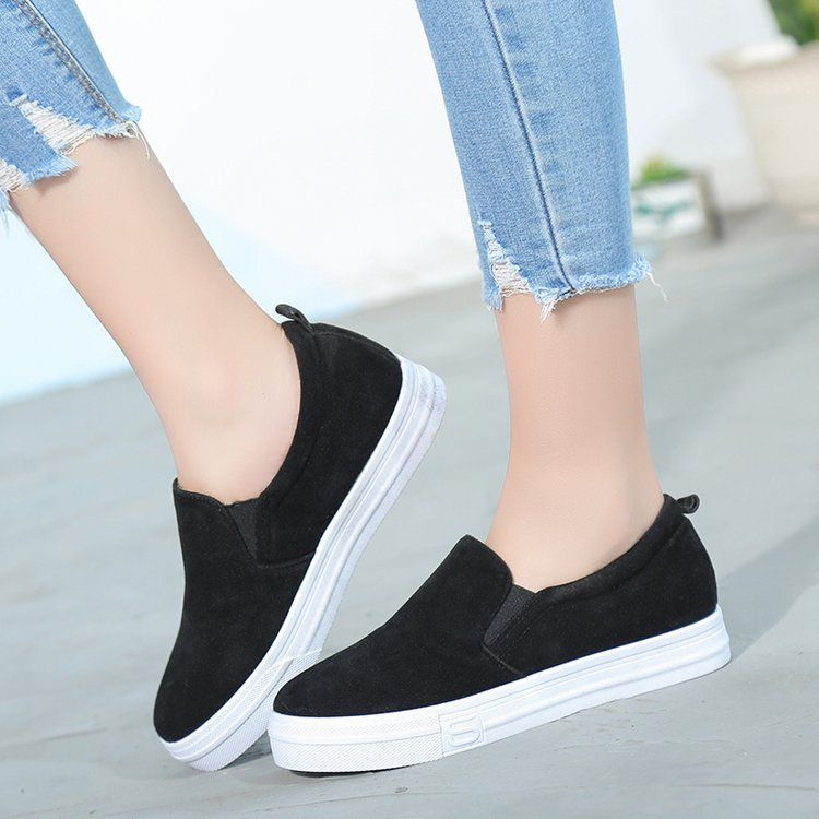 trendy flat shoes 2018