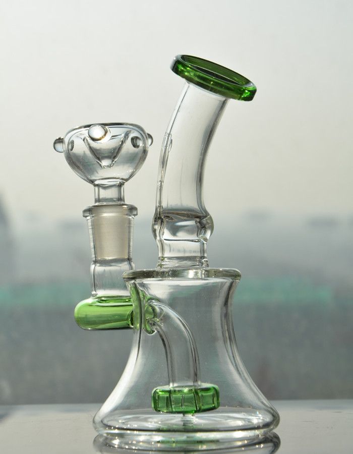 Зеленый с чашей