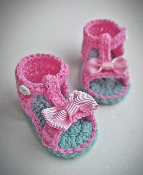 Sandálias Do Bebê Artesanais, Sapatos De Crochê Criança. Bebé Branco E Rosa  Sapatas Da Flor