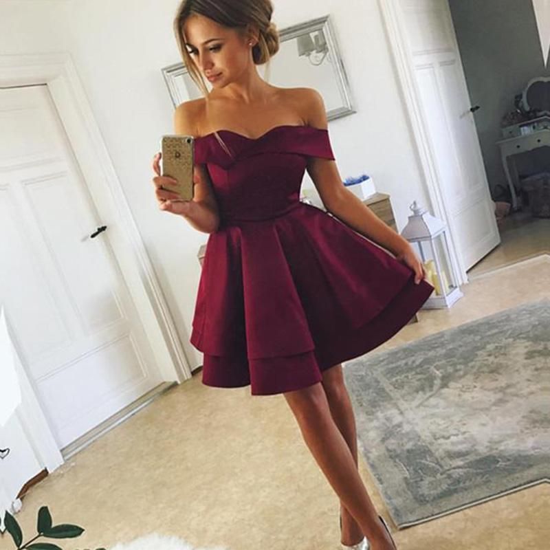 vestido cor de vinho curto